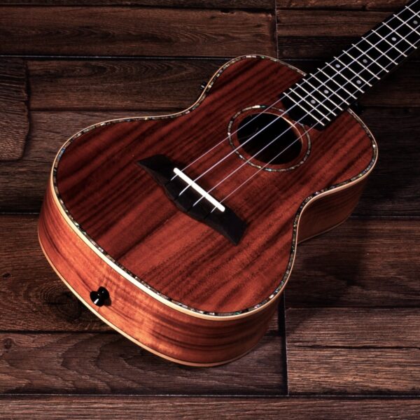 Barnes & Mullins BMUK7C Concert Ukulele Koa